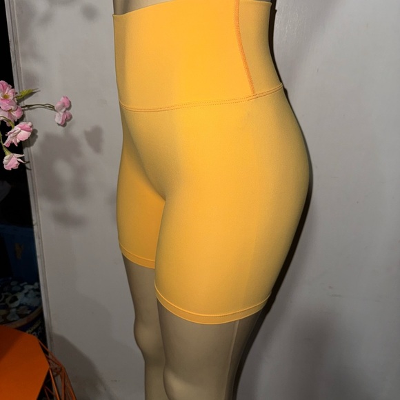 High-Waisted Yellow Women's Shorts [no size tag] - Picture 3 of 7